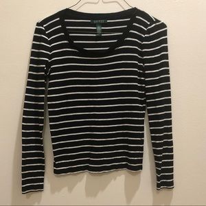 Ladies long sleeve black and white blouse. Size S